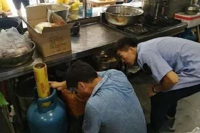 02.jpg
